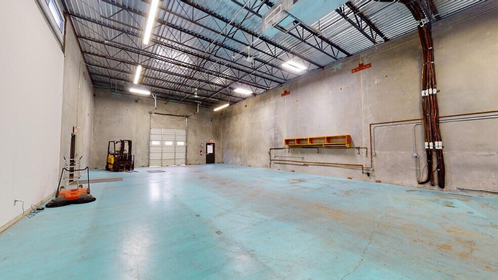 More Photos Of 2010 Windy Ter, Austin Warehouse For Sale