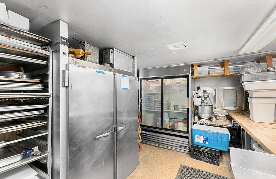 More Photos Of 6 Bay St, Sag Harbor Restaurant For Sale