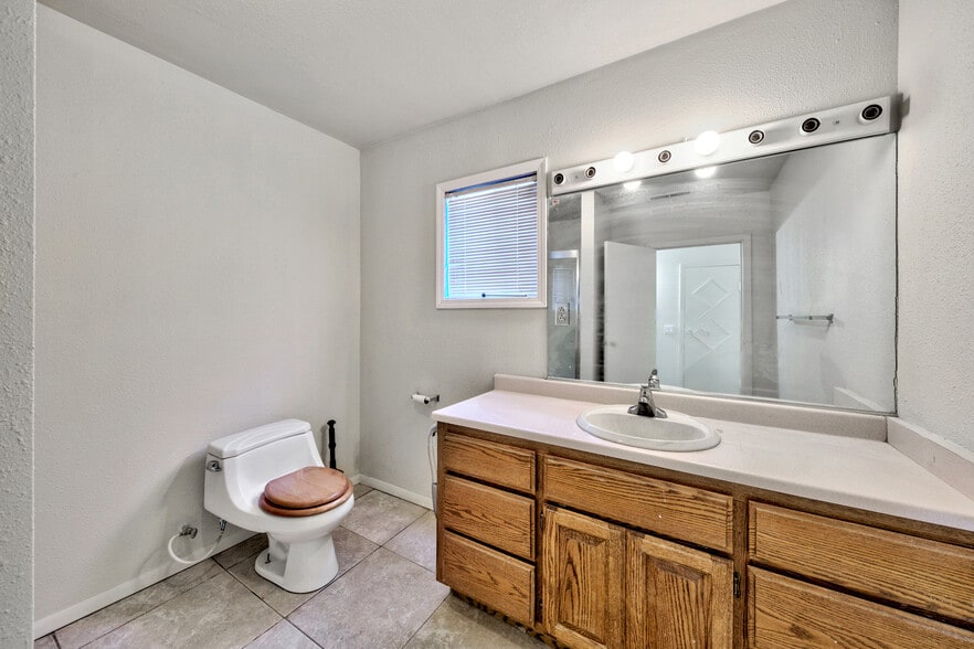 More Photos Of 3129 S Carson St, Carson City General Retail For Sale