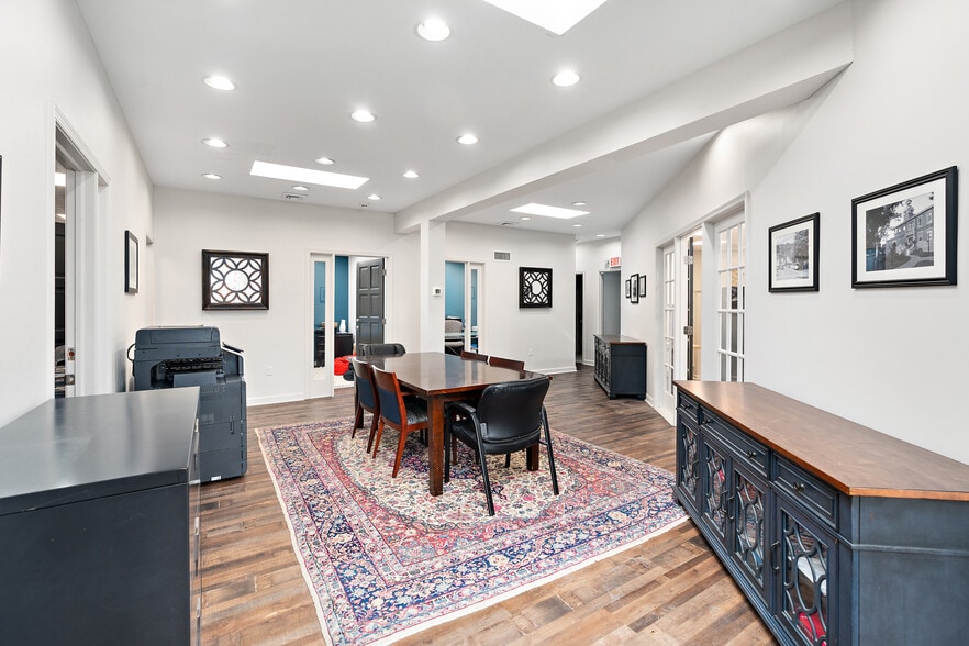 More Photos Of 438 Division St, Sewickley Office For Lease