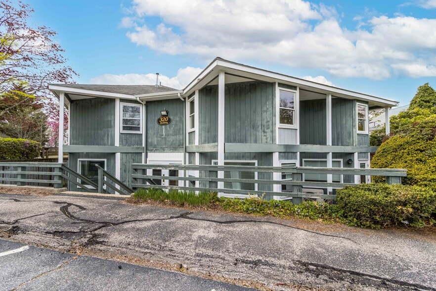 Primary Photo Of 320 Gifford St, Falmouth Office For Sale