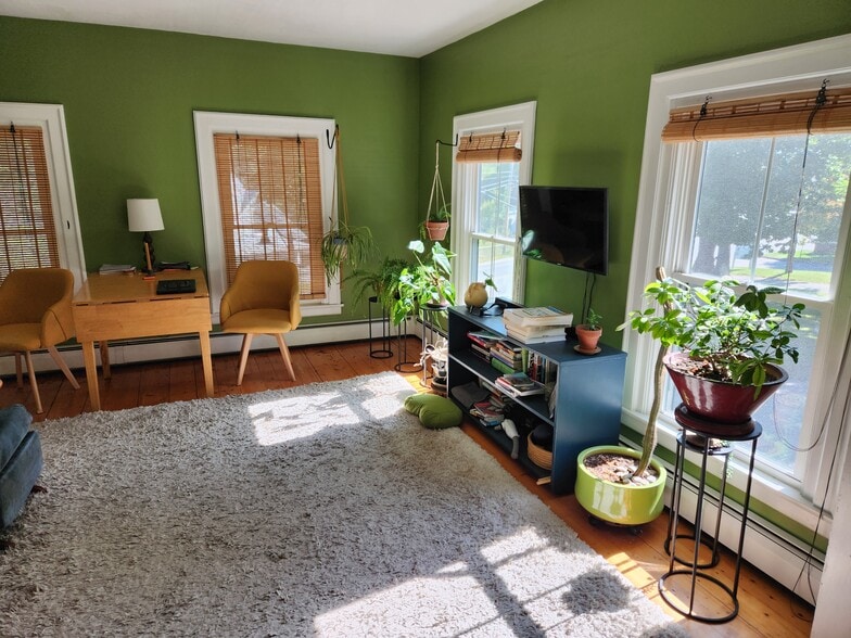 More Photos Of 268 Main St, Kingfield Restaurant For Sale