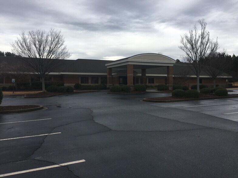 More Photos Of 120 Dillon Dr, Spartanburg Medical For Lease