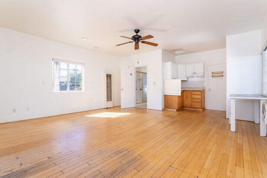 More Photos Of 9826 Columbus Ave, North Hills Apartments For Sale