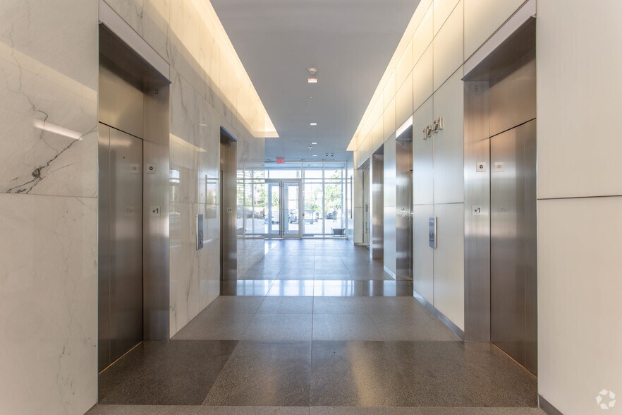 More Photos Of 5444 Westheimer Rd, Houston Office For Lease