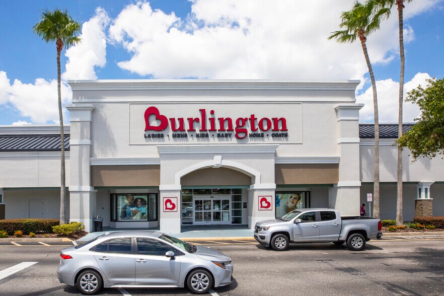 More Photos Of 1455 Semoran Blvd, Casselberry Storefront For Lease