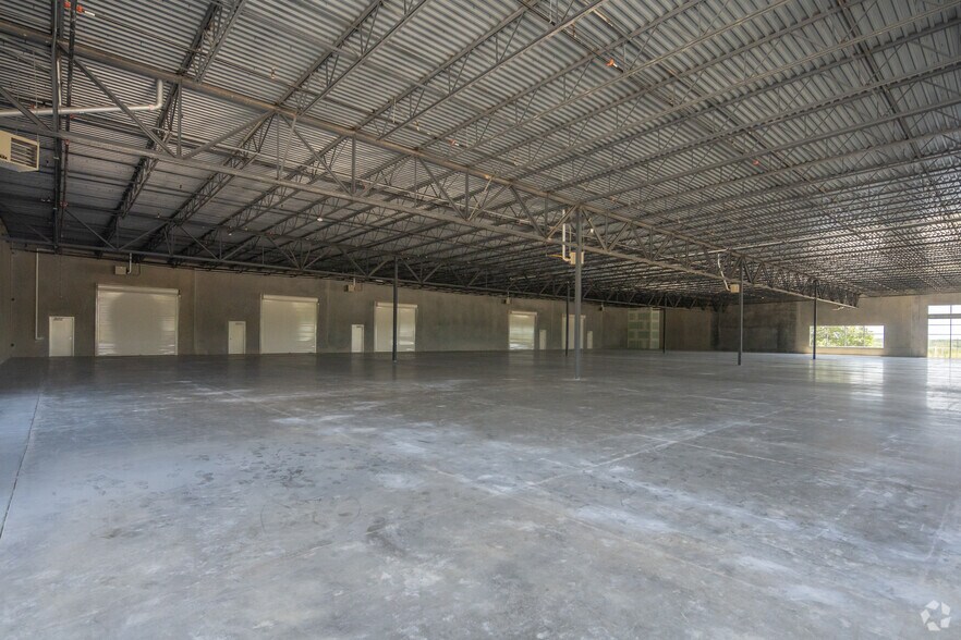 More Photos Of 400 Gerault Rd, Flower Mound Warehouse For Sale