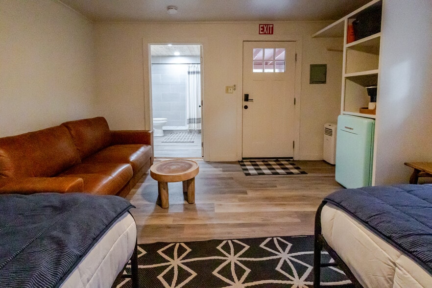 More Photos Of 6385 W White Mountain Blvd, Lakeside Lodge Meeting Hall For Sale