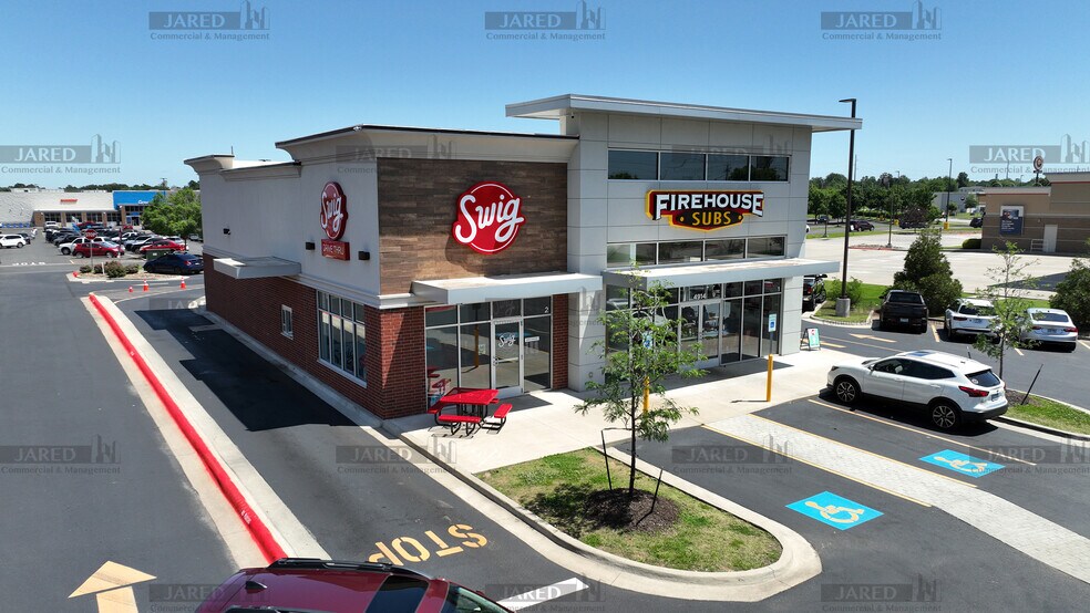 More Photos Of 4962 Elm Springs Rd, Springdale General Retail For Lease