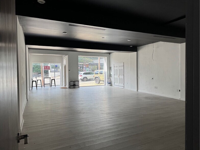 More Photos Of 1208-1210 Northern Blvd, Manhasset Storefront Retail Office For Lease