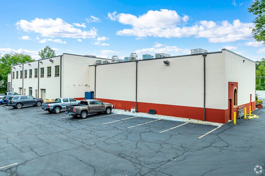 More Photos Of 231 E Main St, Milford Unknown For Lease