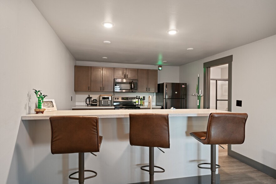 More Photos Of 7795 Thorpe Rd, Bozeman Industrial For Sale