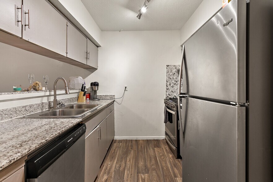 More Photos Of 8502 Dryfield Dr, Austin Apartments For Sale