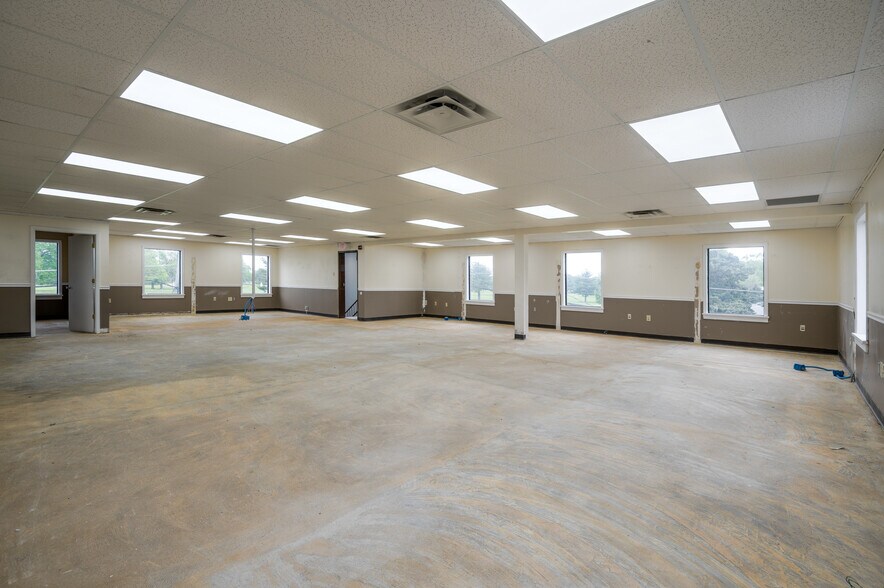 More Photos Of 3900 S 7th St, Terre Haute Office For Sale