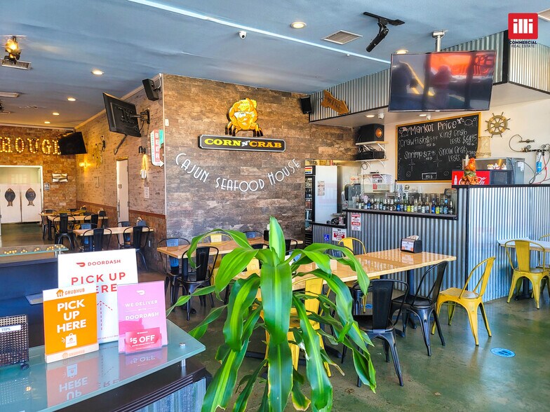 More Photos Of 21001-21015 Sherman Way, Canoga Park Freestanding For Lease