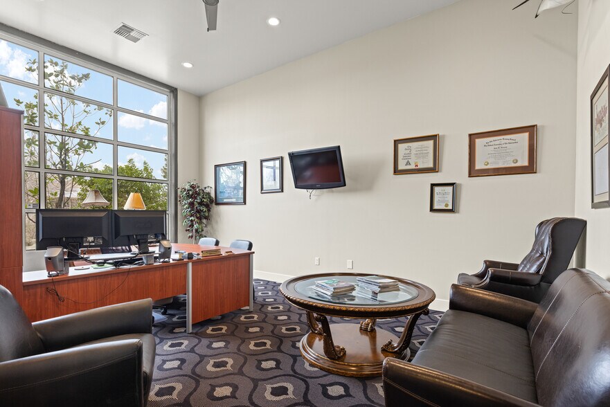 More Photos Of 102 Raley Blvd, Chico Flex For Sale