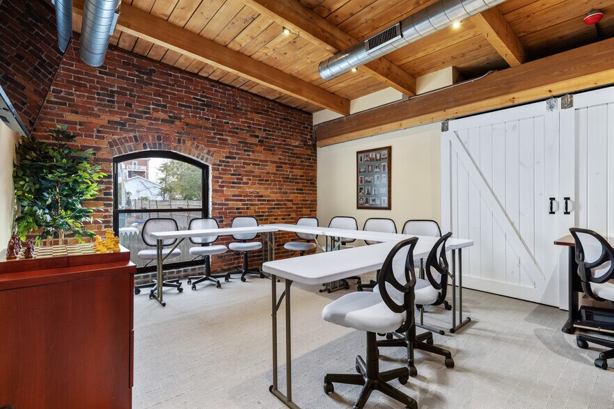 More Photos Of 1 Harris St, Newburyport Medical For Lease