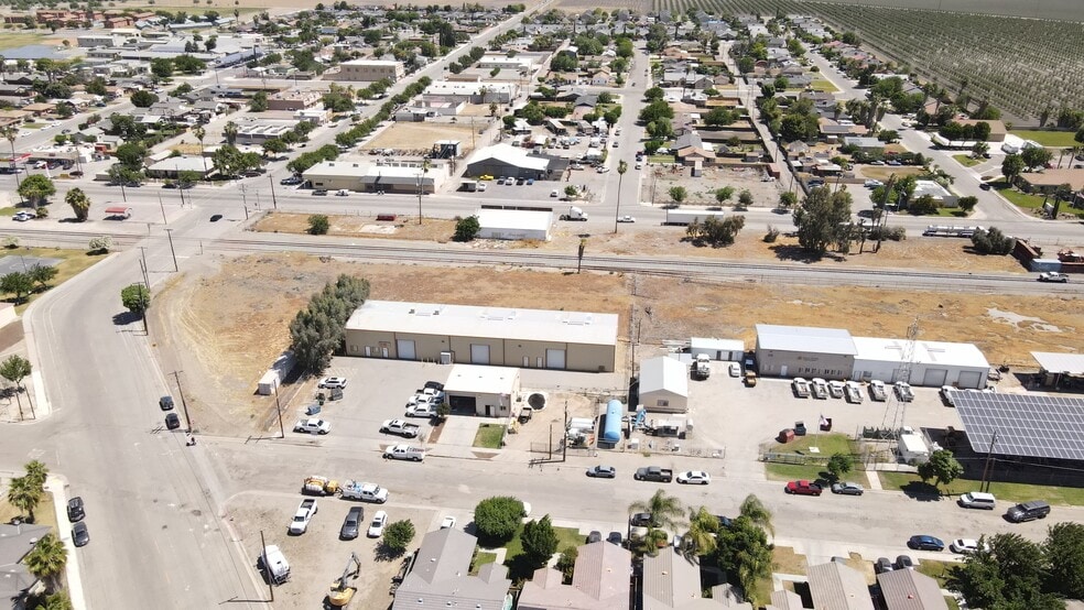 More Photos Of 21962 Railroad St, San Joaquin Warehouse For Sale