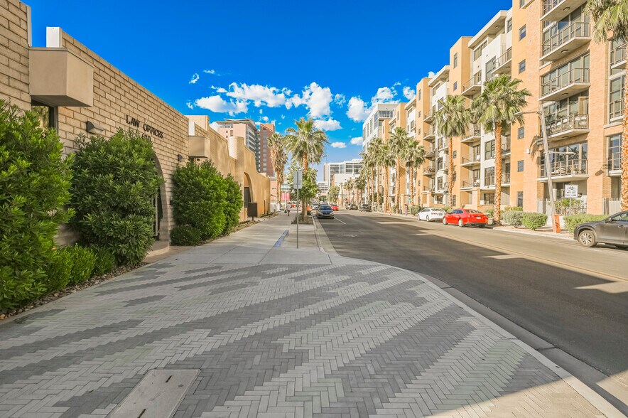 More Photos Of 630 S 3rd St, Las Vegas Office For Sale