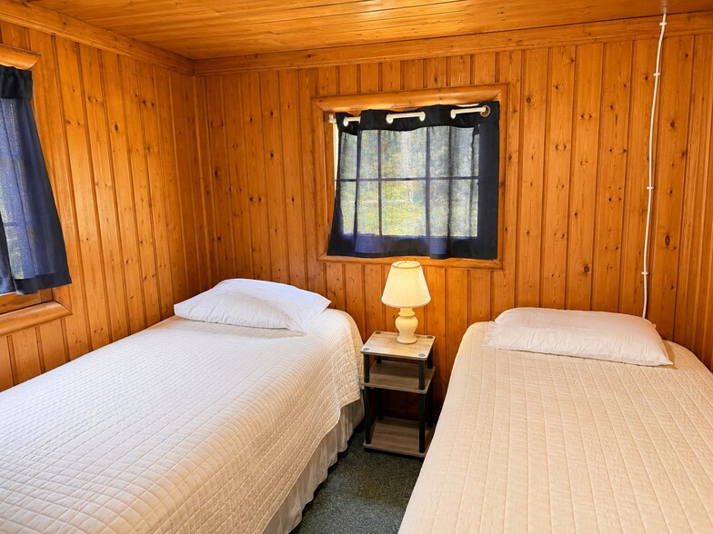 More Photos Of W17461 Norton Rd, Gould City Hotel For Sale