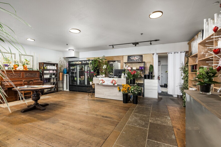 More Photos Of 1260-1278 Broadway, Sonoma Freestanding For Sale