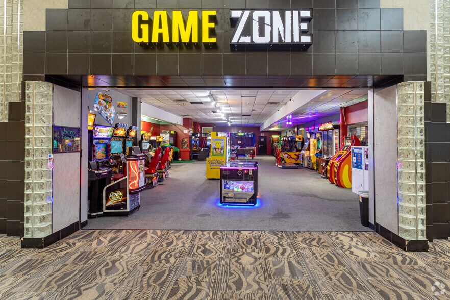 More Photos Of 1801 SW Wanamaker Rd, Topeka Unknown For Lease