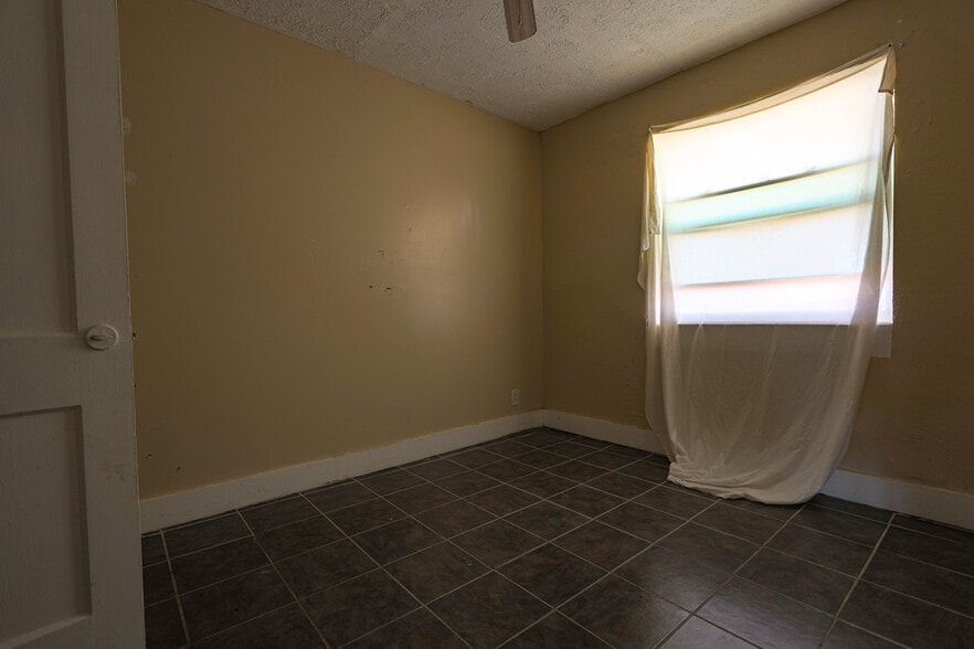 More Photos Of 2400 4th Ave, Phenix City Apartments For Sale