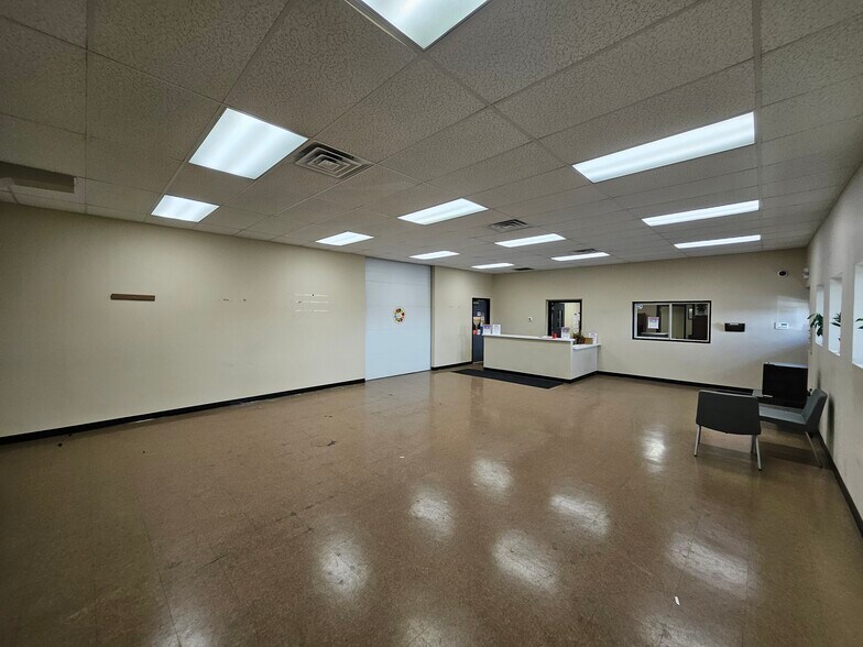 More Photos Of 2103 Danbury St, San Antonio Manufacturing For Lease