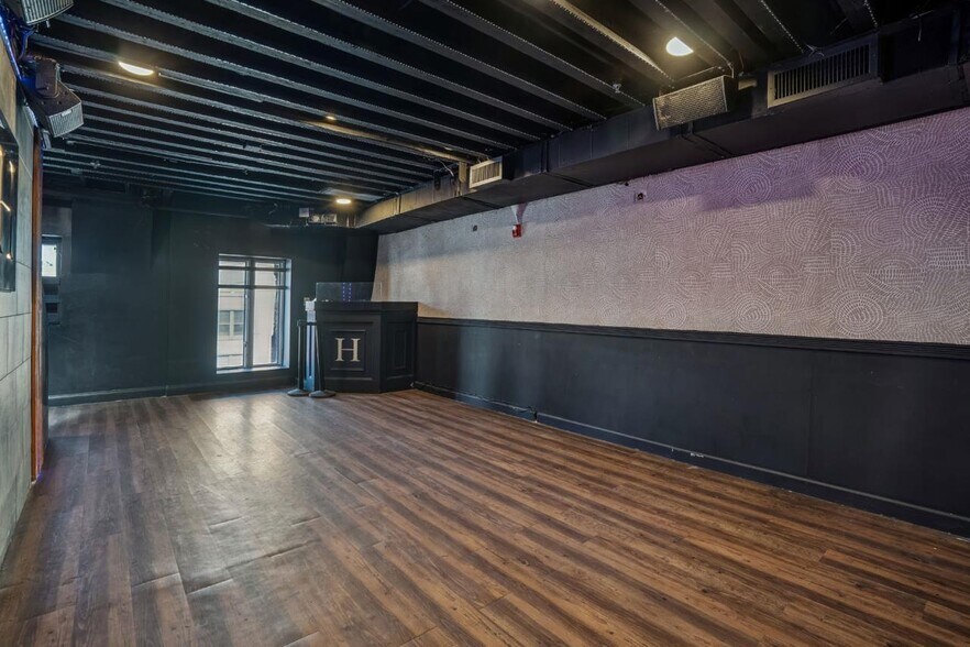 More Photos Of 1336 U St NW, Washington Bar For Sale