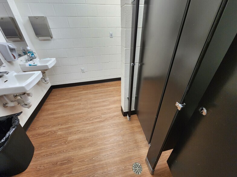 More Photos Of 501 Howell Rd, Greenville Office For Lease