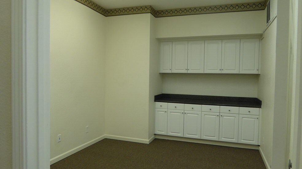 More Photos Of 34 Union Way, Vacaville Flex For Lease