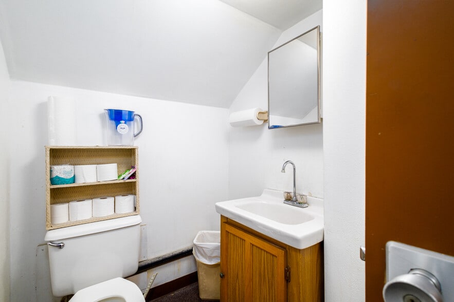 More Photos Of 100 N 4th St, Steubenville Office For Sale