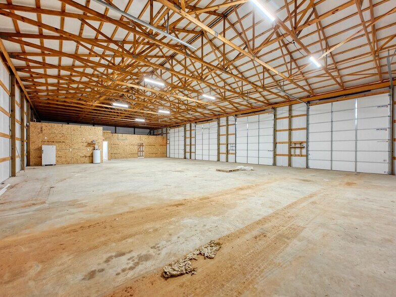 More Photos Of 22000 Main St E, Huntingdon Distribution For Sale