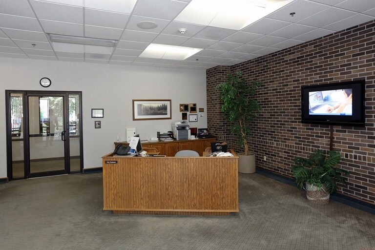 More Photos Of 1515 N Sanborn Blvd, Mitchell Office For Sale