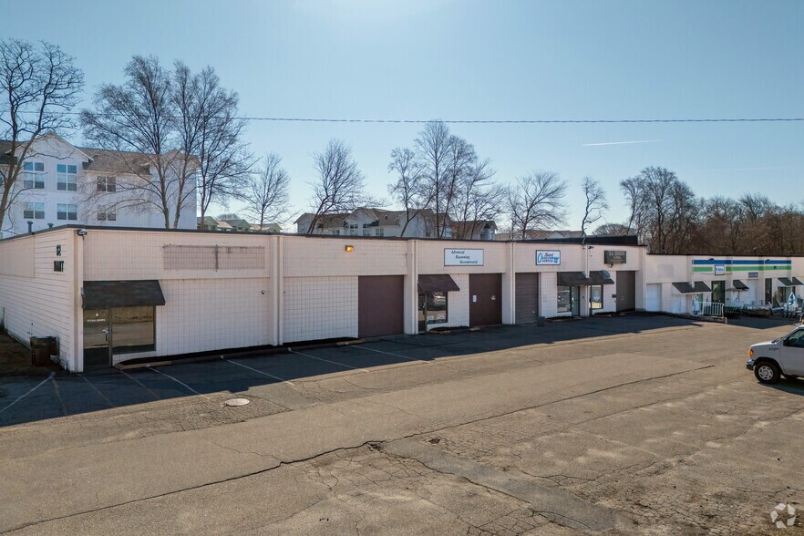 More Photos Of 82 Boston Post Rd, Waterford Warehouse For Lease