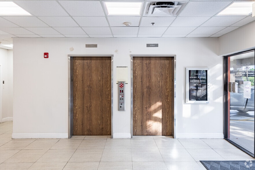 More Photos Of 3745 Broadway, Fort Myers Medical For Sale