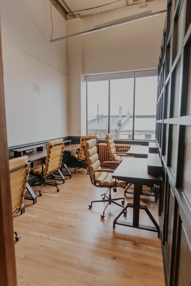 More Photos Of 14 Erb St W, Waterloo Coworking Space