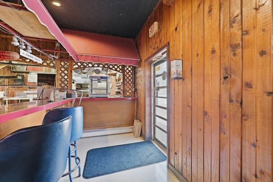 More Photos Of 1148 County Road 309, Crescent City Restaurant For Sale