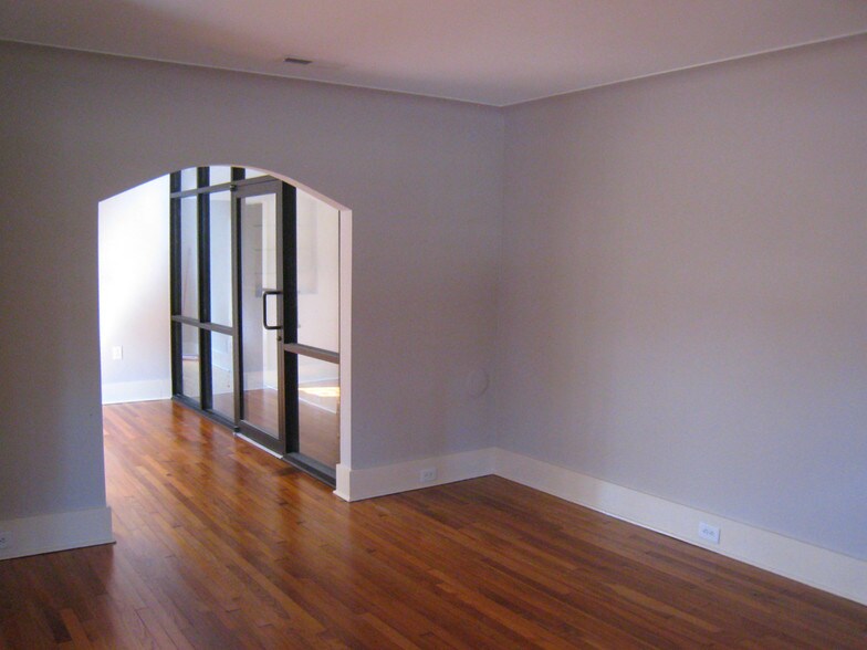 More Photos Of 58 Folly Road Blvd, Charleston Office Residential For Lease