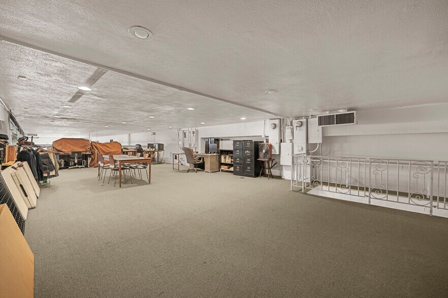 More Photos Of 10640 Main St, El Monte Storefront For Sale
