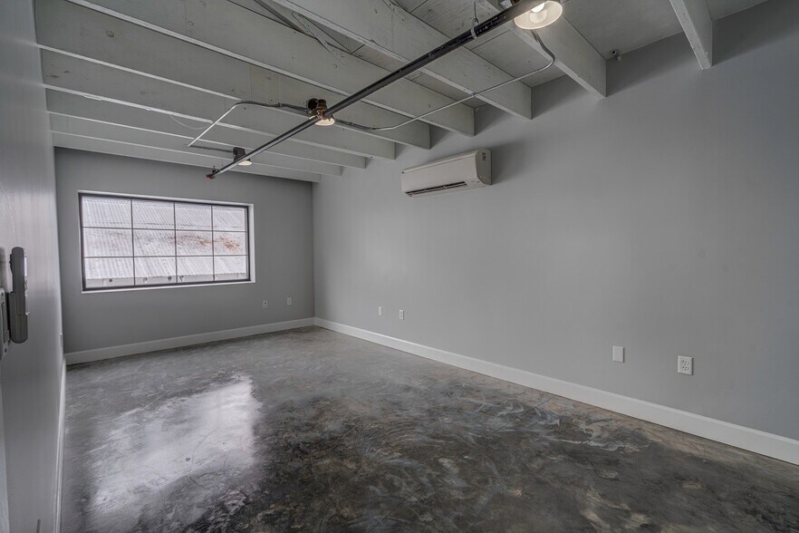More Photos Of 440 Royellou Ln, Mount Dora Office For Lease