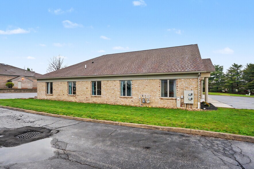 More Photos Of 819 Southwestern Run, Youngstown Medical For Sale