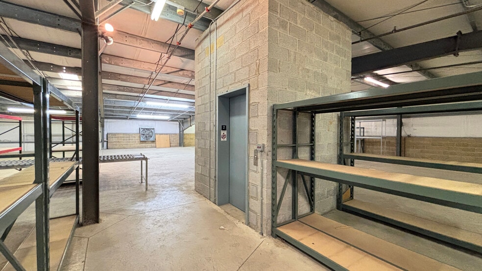 More Photos Of 475 Business Park Ln, Allentown Warehouse For Sale
