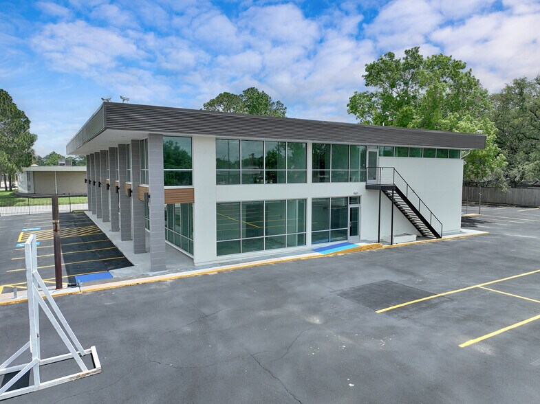 More Photos Of 8845 Long Point Rd, Houston Medical For Lease