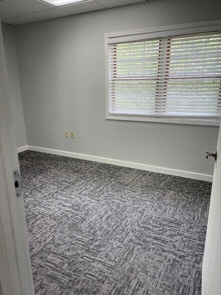 More Photos Of 160 Cleveland St, Elyria Office For Sale