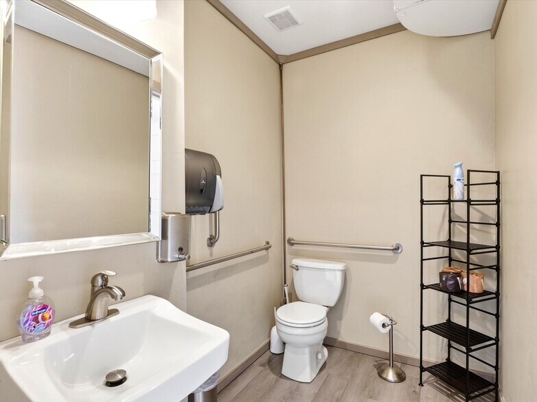 More Photos Of 109 N Public Rd, Lafayette Freestanding For Sale