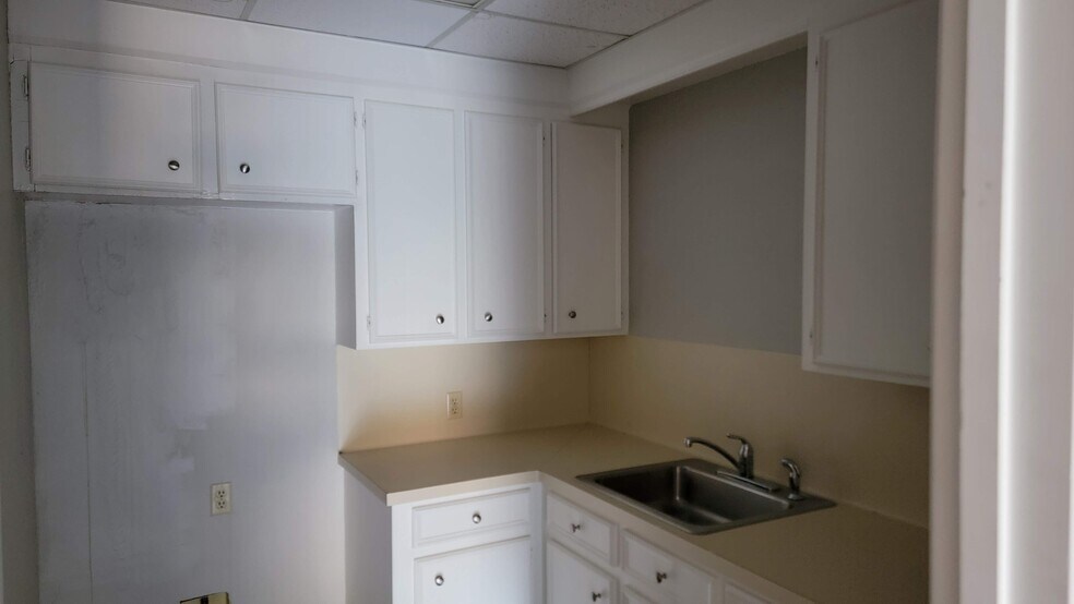 More Photos Of 14339 Torrey Chase Blvd, Houston Loft Creative Space For Lease