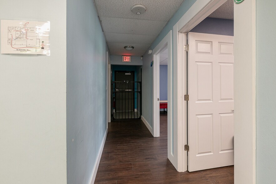 More Photos Of 500 W Daniels St, Ozark Office For Sale