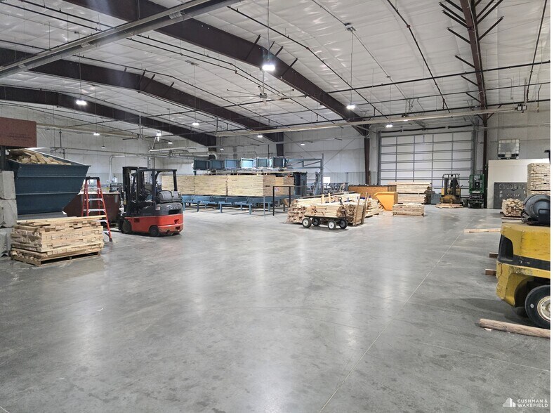 More Photos Of 900 Lone Tree Ln, Nunn Warehouse For Sale