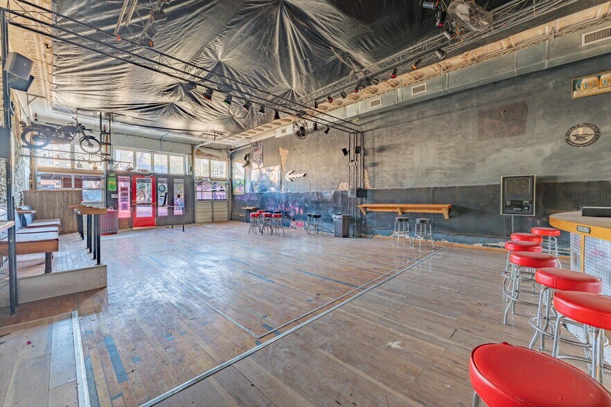 More Photos Of 4153 3rd St, Walnut Springs General Retail For Sale